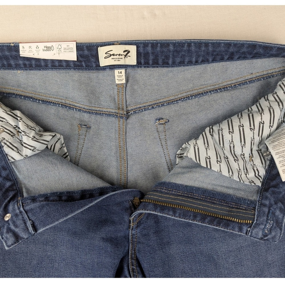 Seven7 Women's Blue Wash Loose Fit Cropped Jeans Size 14 - Picture 13 of 13